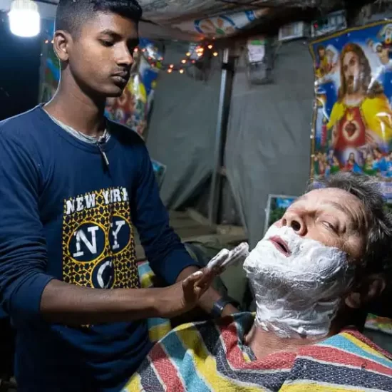 Do not miss to experience a Bangladeshi barber during your trip