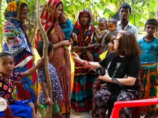 Meeting Bangladeshi women in the homestay