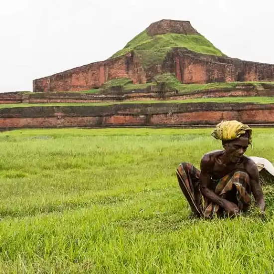 paharpur somapura mahavihara is a must visiting sites in Bangladesh