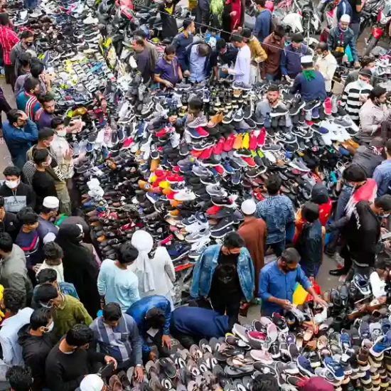 Chaotic new market in Dhaka should not be missed by any tourists