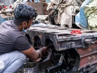 Fixing the thrown away marine engine in sadarghat