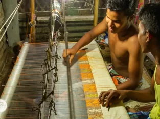 Jamdani saree weaving in Bangladesh