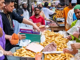 Most famous street foods of Bangladesh