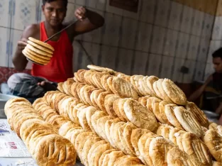 Must try the unique Bagorkhani during your trip to old dhaka