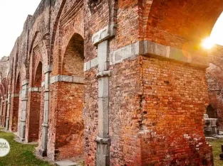 Ruines of Darash Bari mosque in Gaur