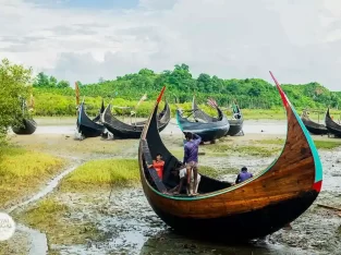 learn how the moon shaped oceangoing wooden fishing boats are made around coxs bazar