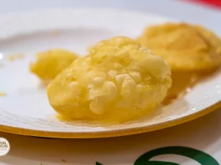 puri is the most commos and tasty street food in bangladesh