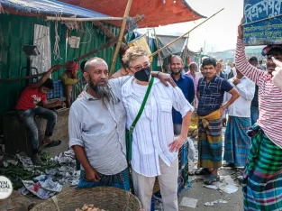 taking photo with a friendly bangladeshi man