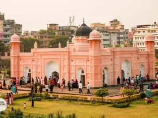 Beautiful mughal architecture of lalbagh fort