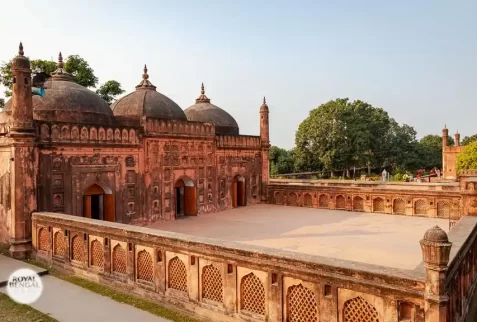 Shah Nimatullah mosque in Chapai Nawabgonj