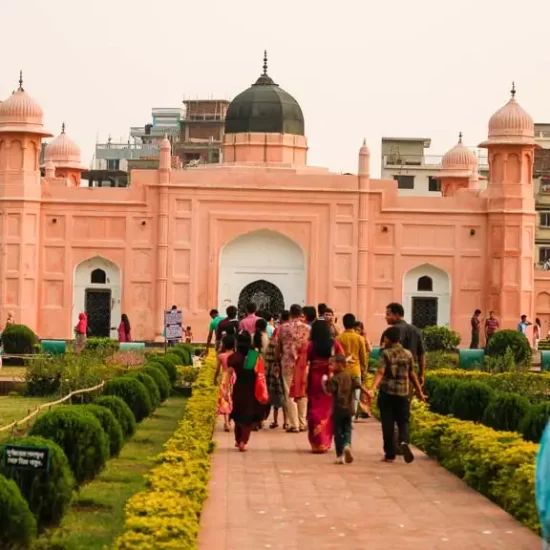 tomb of bibi inside the lalbagh fort looks like the tajmahal of india