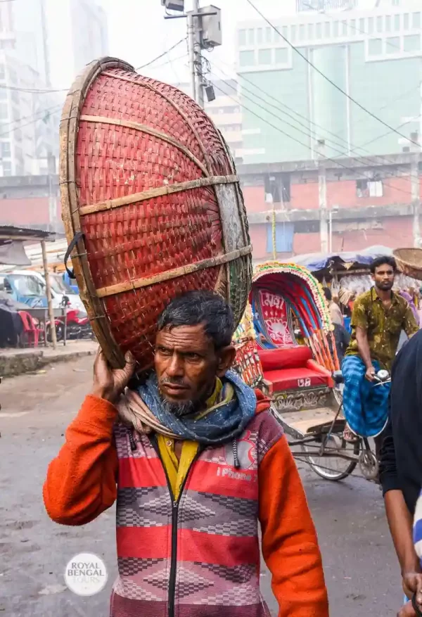 Maze of alleyways of Dhaka in 6 days